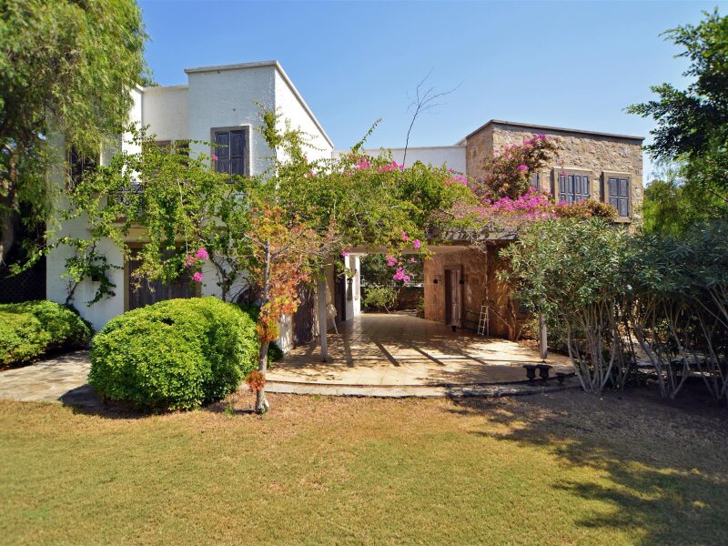1032-01-Yalikavak-Bodrum-luxury-beachfront-villa-for-sale