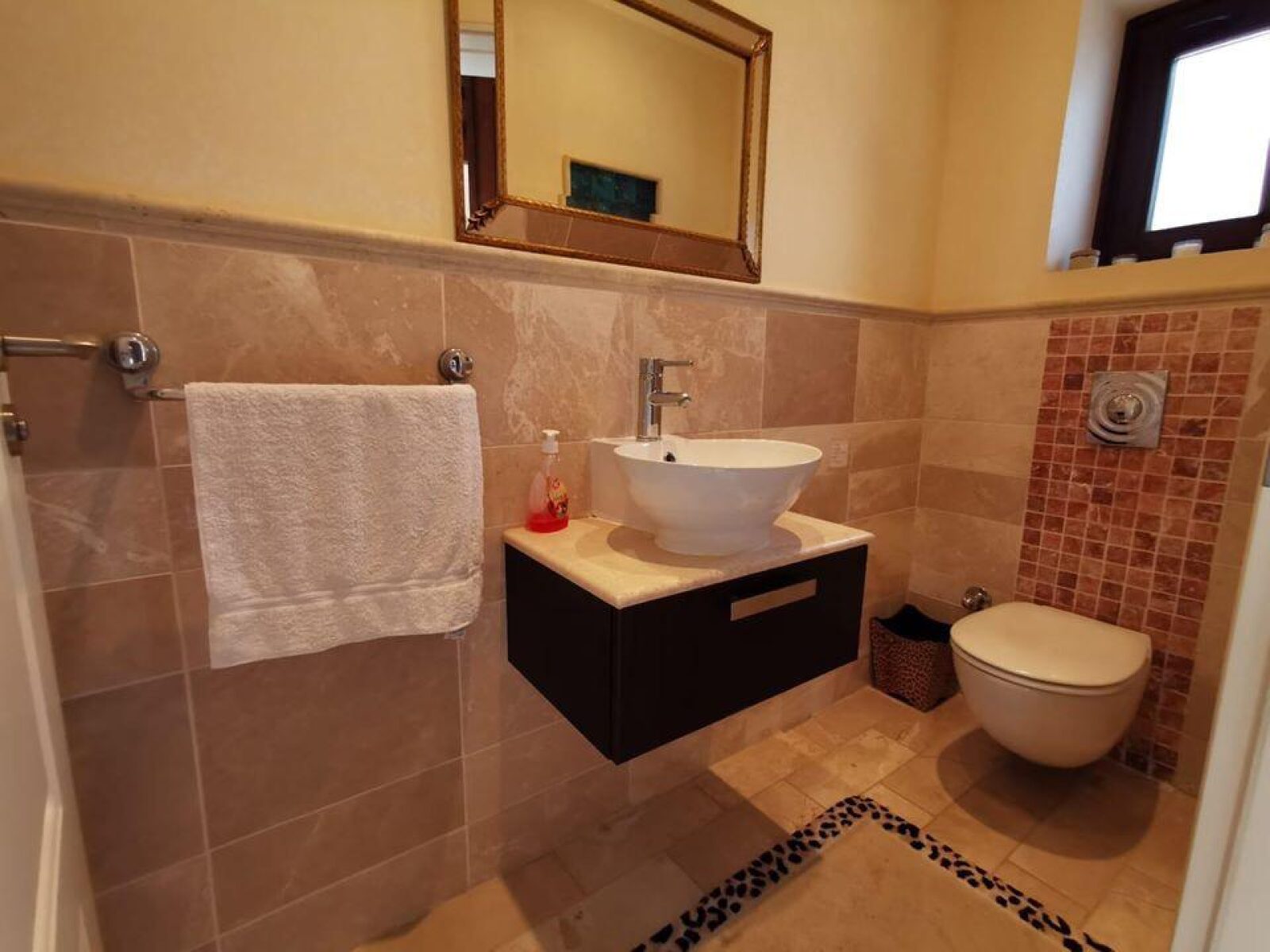 22-En-suite-bathrooms-1001