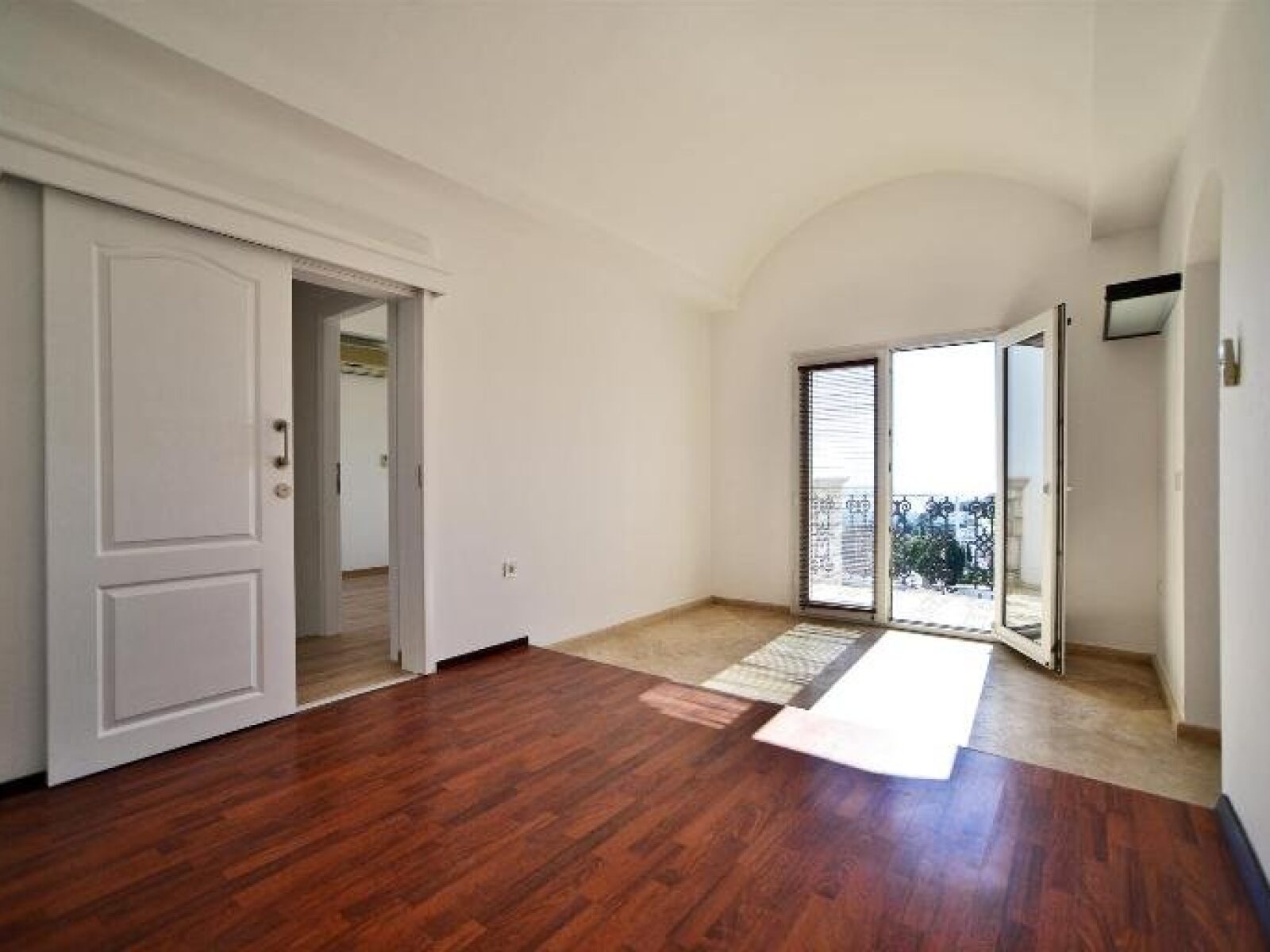 2049-16-Luxury-Property-Turkey-villa-for-sale-Gurece-Ortakent-Bodrum