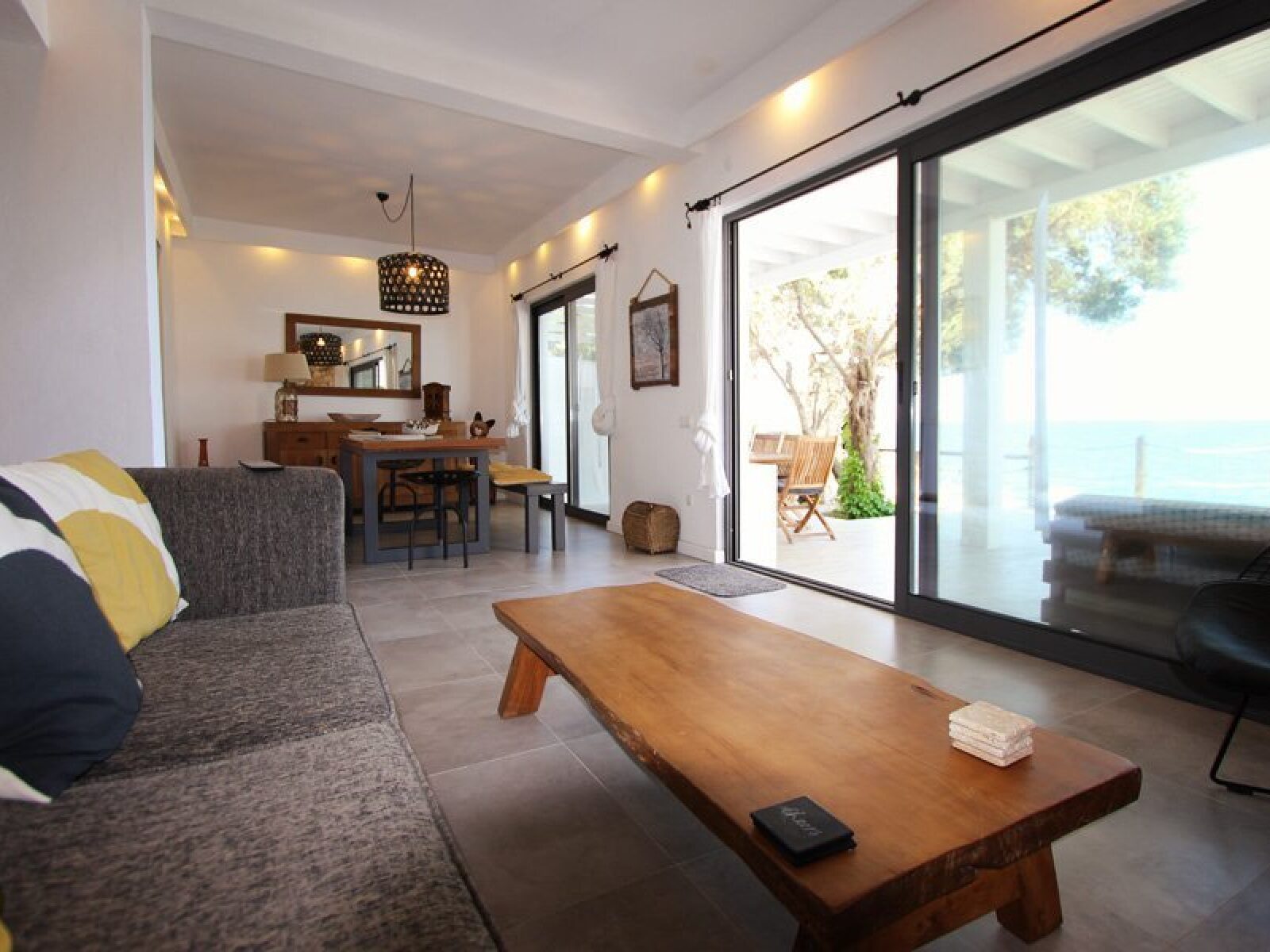 bodrum-beach-house-livingroom